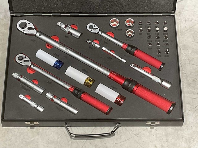 2025 ultratoolz 32 pcs ut2210215 momentsleutel set - afbeelding 4 van  4