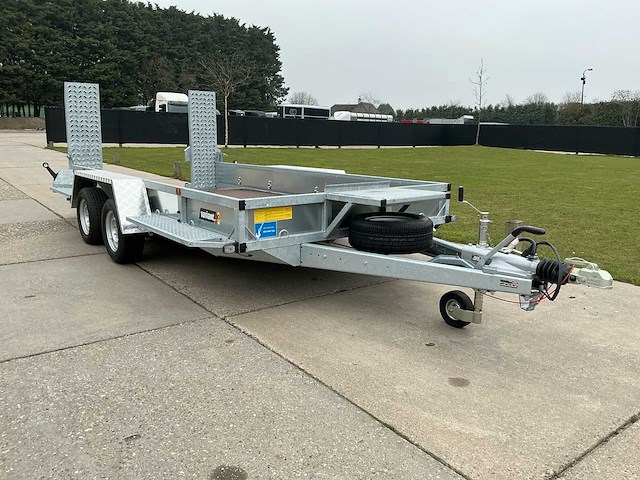 2025 variant 3518b4 aanhangwagen - afbeelding 18 van  24