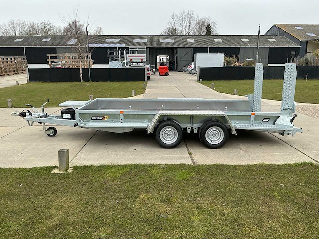 2025 variant 3518b4 aanhangwagen - afbeelding 23 van  24