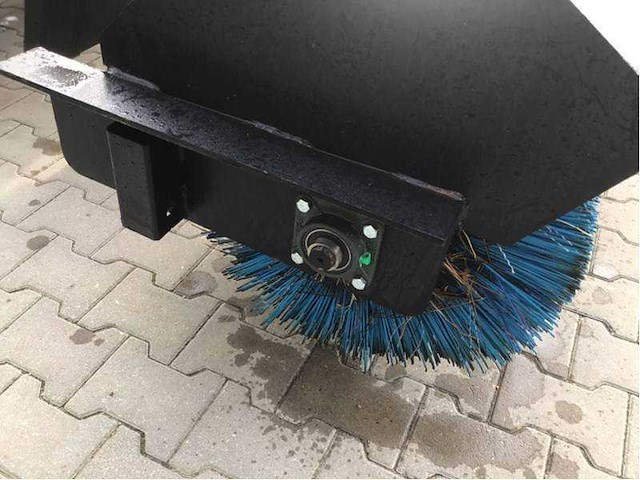 2026 - easy-going - 72 inch angel schrankbezem veegmachine - rolbezem voor schranklader / skidsteer - afbeelding 18 van  22