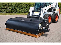 2026 - easy-going - 72 inch veegmachine met opvangbak - rolbezem voor schranklader / skidsteer - afbeelding 1 van  11