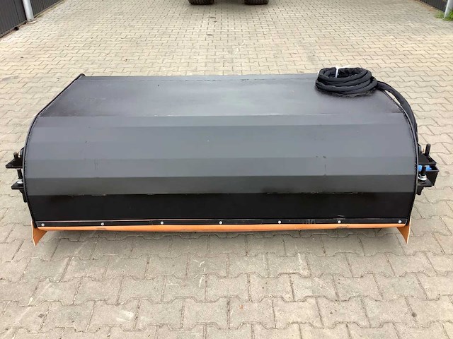 2026 - easy-going - 72 inch veegmachine met opvangbak - rolbezem voor schranklader / skidsteer - afbeelding 8 van  11