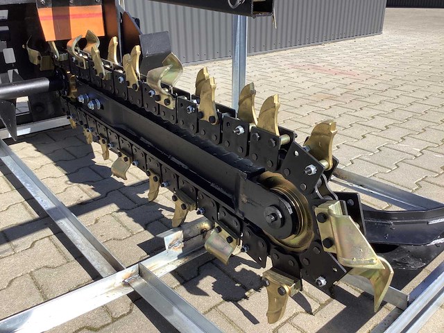 2026 - easy-going - trencher - kettinggraver voor schranklader / skidsteer - afbeelding 6 van  16