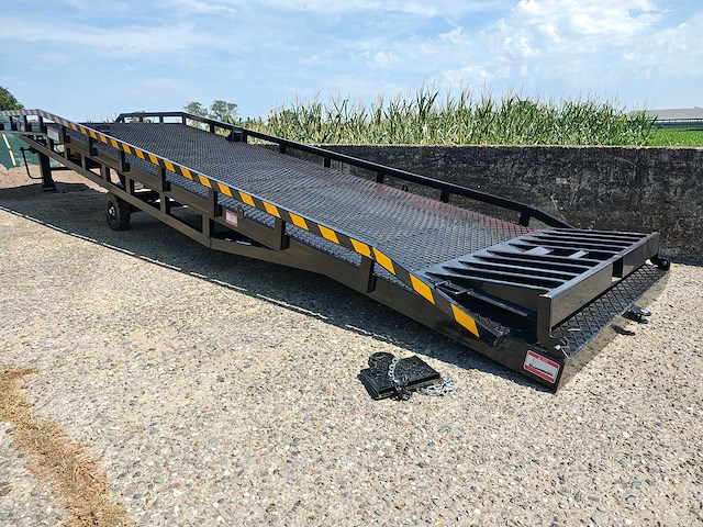 2026 - laadbrug 10 ton - afbeelding 1 van  11