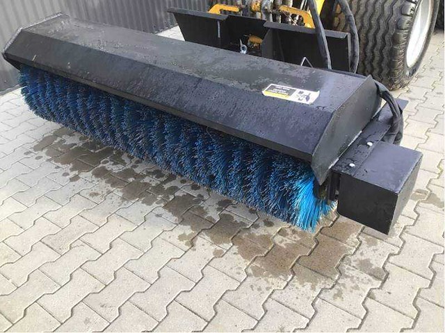2026 - rolbezem - 72 inch angel schrankbezem veegmachine - rolbezem voor schranklader / skidsteer - afbeelding 1 van  22