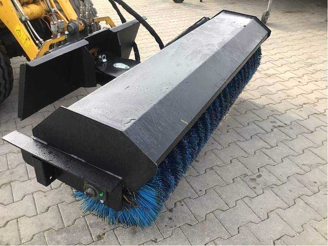 2026 - rolbezem - 72 inch angel schrankbezem veegmachine - rolbezem voor schranklader / skidsteer - afbeelding 1 van  20
