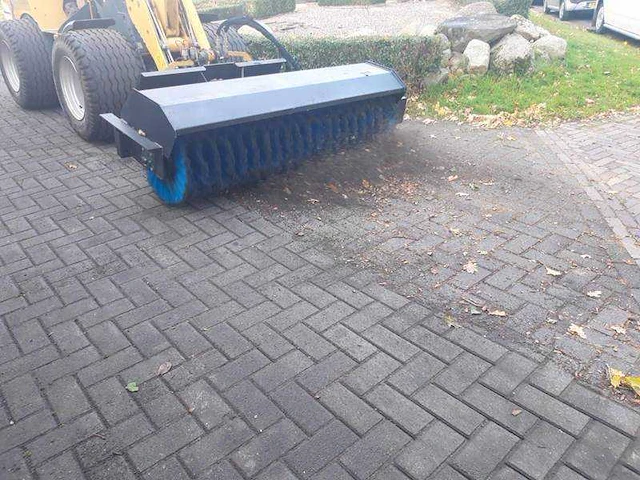 2026 - rolbezem - 72 inch angel schrankbezem veegmachine - rolbezem voor schranklader / skidsteer - afbeelding 2 van  22