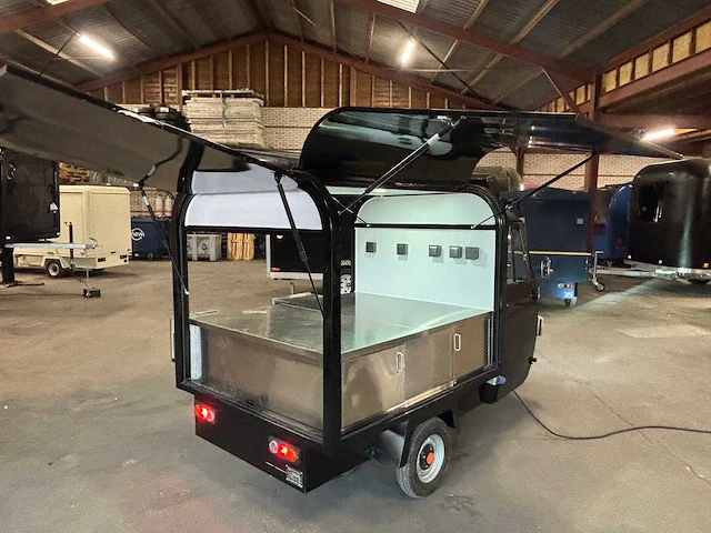 2026 - vespa (look) - barista - foodtruck - afbeelding 6 van  24