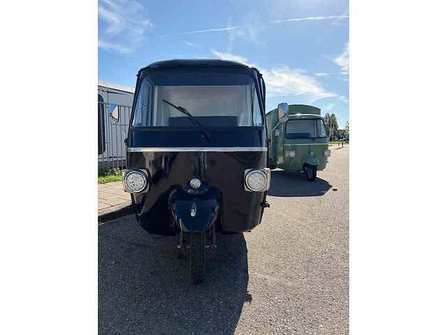 2026 - vespa (look) - barista - foodtruck - afbeelding 19 van  24