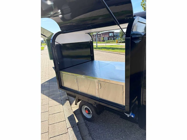 2026 - vespa (look) - barista - foodtruck - afbeelding 22 van  24