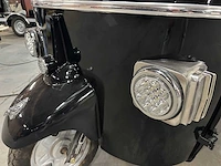 2026 - vespa (look) - barista - foodtruck - afbeelding 18 van  24