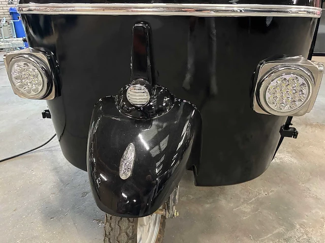 2026 - vespa (look) - barista - foodtruck - afbeelding 19 van  24