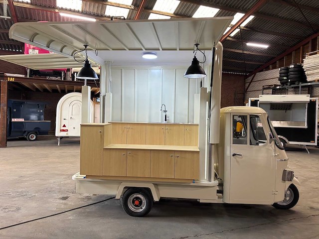 2026 - vespa (look) - liftroof - foodtruck - afbeelding 3 van  20