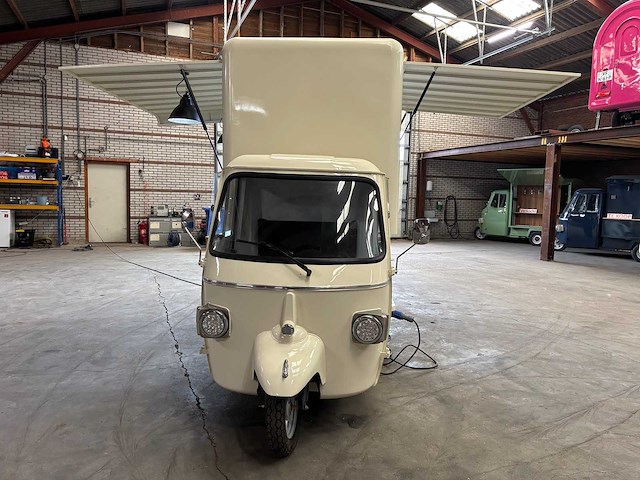 2026 - vespa (look) - liftroof - foodtruck - afbeelding 5 van  20