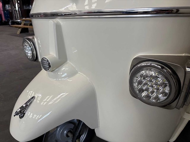 2026 - vespa (look) - liftroof - foodtruck - afbeelding 6 van  20