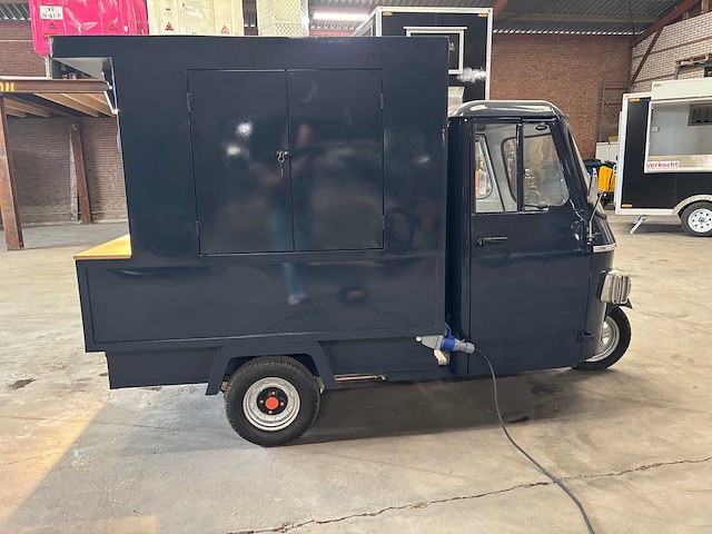 2026 - vespa (look) - promotion - foodtruck - afbeelding 8 van  13