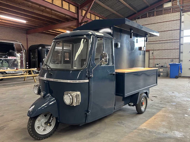 2026 - vespa (look) - promotion - foodtruck - afbeelding 1 van  13