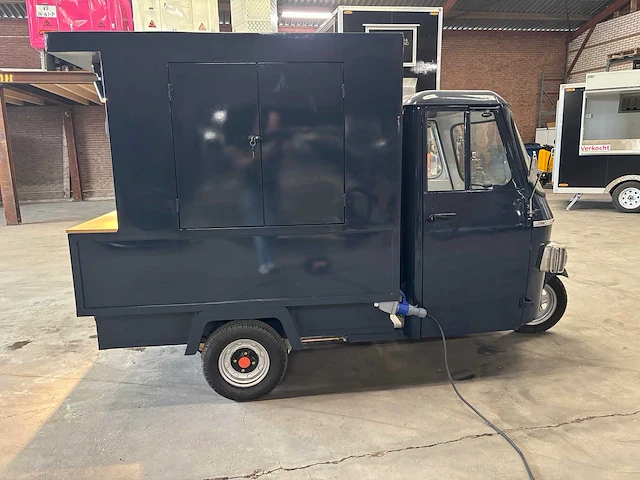2026 - vespa (look) - promotion - foodtruck - afbeelding 8 van  13