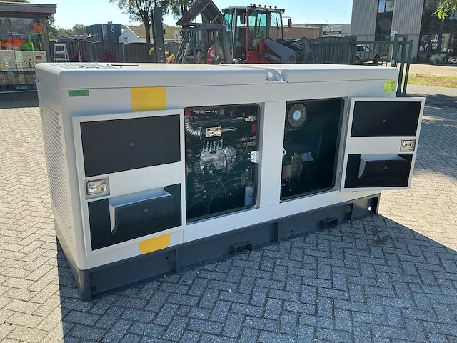 2026 alad ald-dg-r125s geluidgedempte dieselgenerator – 125 kva / 100 kw – 180 a - afbeelding 10 van  10
