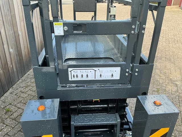 2026 antmac bjs0507tl elektrische rupsschaarhoogwerker – 8 m – 230 kg - afbeelding 13 van  34
