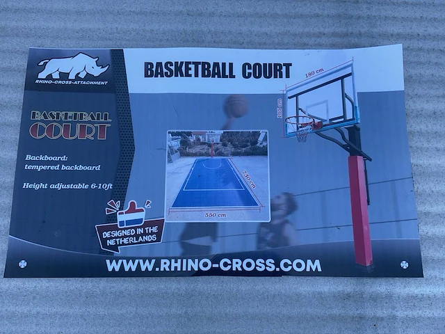 2026 basketbal veld met basketbal standaard - afbeelding 10 van  13