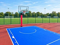 2026 basketbal veld met basketbal standaard - afbeelding 7 van  13