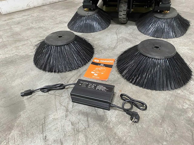 2026 daewoo das 80 opzit veegmachine - afbeelding 9 van  18