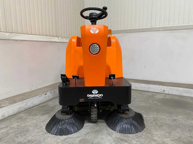 2026 daewoo das 80 opzit veegmachine - afbeelding 11 van  18