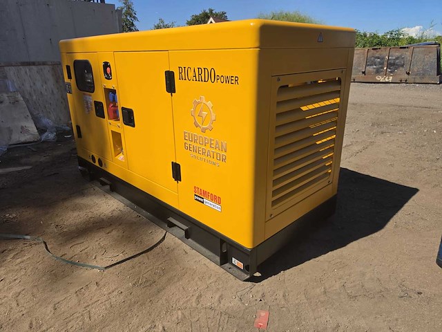 2026 european generator solutions em-184g 35kva 3-fase noodstroomaggregaat - afbeelding 1 van  12