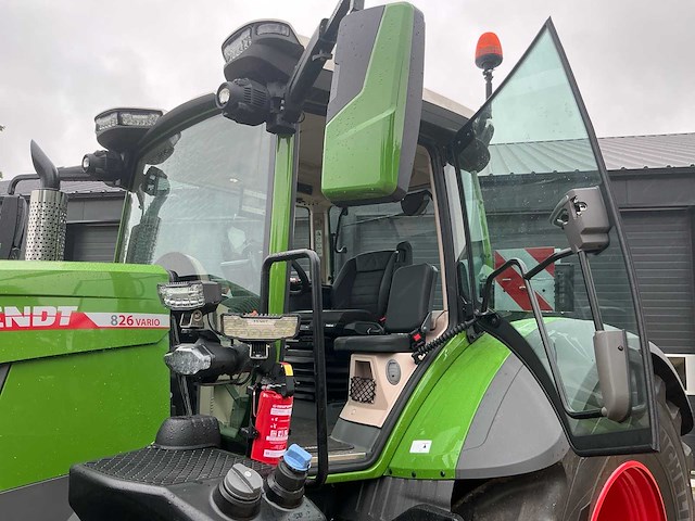 2026 fendt 826 vario vierwielaangedreven landbouwtractor - afbeelding 19 van  43