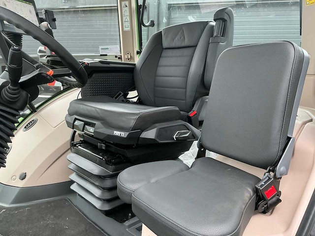 2026 fendt 826 vario vierwielaangedreven landbouwtractor - afbeelding 20 van  43