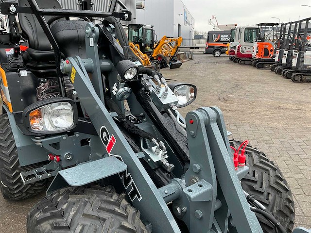 2026 giant g2300 x-tra hd shovel ongebruikt - afbeelding 7 van  22