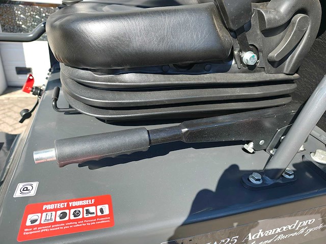 2026 minishovel - w25 advanced met kubota 4 cil en rexroth hydrauliek - afbeelding 25 van  41