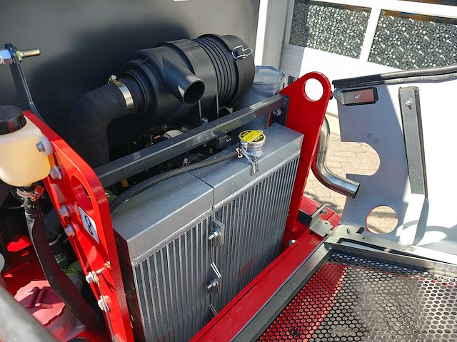 2026 minishovel - w25 advanced met kubota 4 cil en rexroth hydrauliek - afbeelding 35 van  41