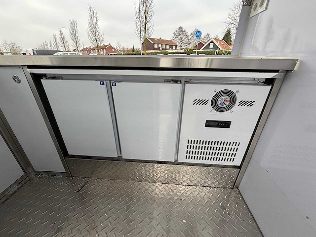 2026 mobiele foodtruck - foodtruck - afbeelding 27 van  28