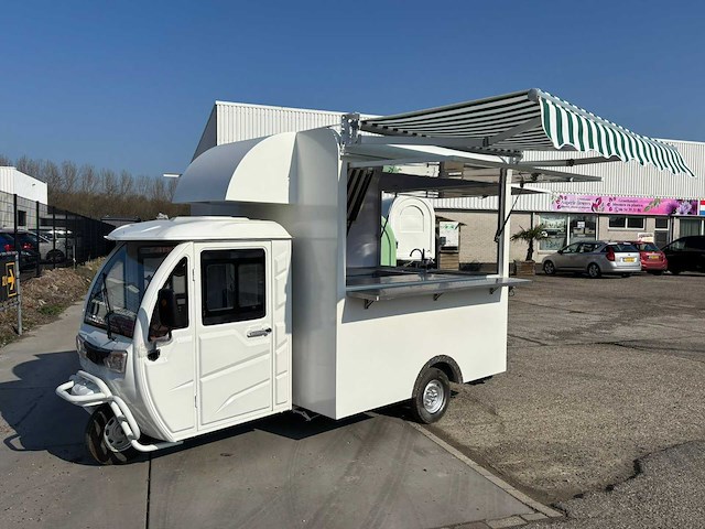 2026 mobiele foodtruck - foodtruck - afbeelding 1 van  24