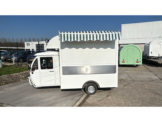 2026 mobiele foodtruck - foodtruck - afbeelding 22 van  24
