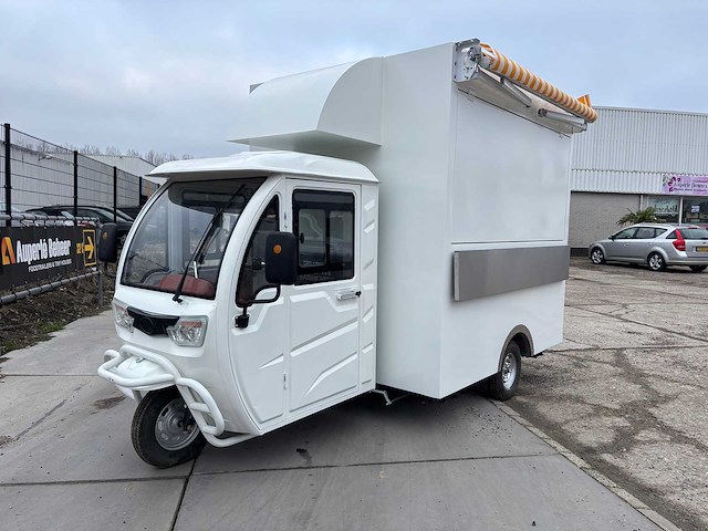 2026 mobiele foodtruck - foodtruck - afbeelding 15 van  28