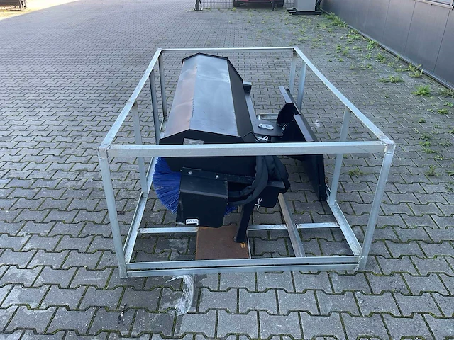 2026 rhino-cross 72 inch veeg / borstel machine ten behoeve van schranklader / shovel - afbeelding 8 van  13