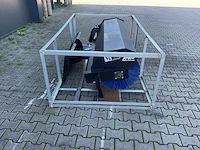 2026 rhino-cross 72 inch veeg / borstel machine ten behoeve van schranklader / shovel - afbeelding 12 van  13