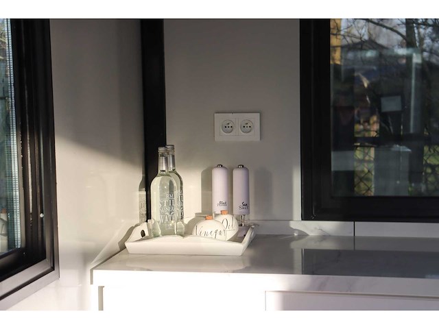 2026 rhino-houses 36,5 m2 2 slaapkamers, badkamer en keuken mobiele woonunit / tiny house met luifel / balkon - afbeelding 36 van  52