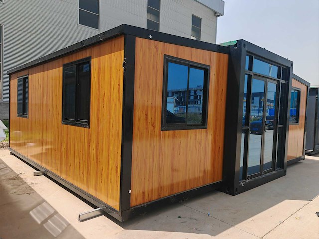 2026 rhino-houses 36,5 m2 2 slaapkamers, badkamer en keuken mobiele woonunit / tiny house met luifel / balkon - afbeelding 1 van  53