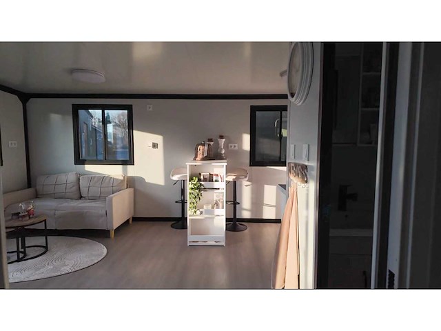 2026 rhino houses 36,5 m2 wit 2 slaapkamers, badkamer en keuken mobiele woonunit / tiny house met luifel / balkon - afbeelding 19 van  39
