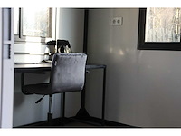 2026 rhino houses 36,5 m2 zwart 2 slaapkamers, badkamer en keuken mobiele woonunit / tiny house met luifel / balkon - afbeelding 12 van  27