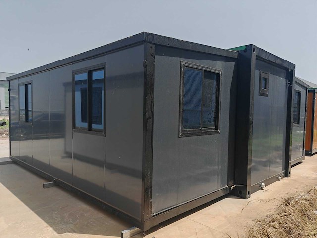 2026 rhino houses 36,5 m2 zwart 2 slaapkamers, badkamer en keuken mobiele woonunit / tiny house met luifel / balkon - afbeelding 73 van  73