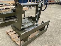2026 r&r romastor r-2500 v1 hydraulisch 360° roterend vorkenbord - afbeelding 12 van  15