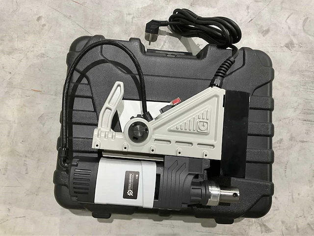 2026 stahlgruppe sg45m magnetische boormachine + 7 delige kernboorset - afbeelding 4 van  21