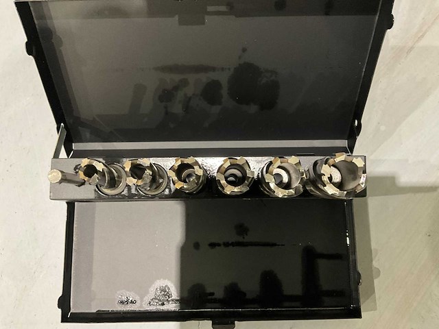 2026 stahlgruppe sg45m magnetische boormachine + 7 delige kernboorset - afbeelding 7 van  16