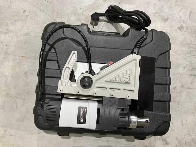 2026 stahlgruppe sg45m magnetische boormachine + 7 delige kernboorset - afbeelding 3 van  19