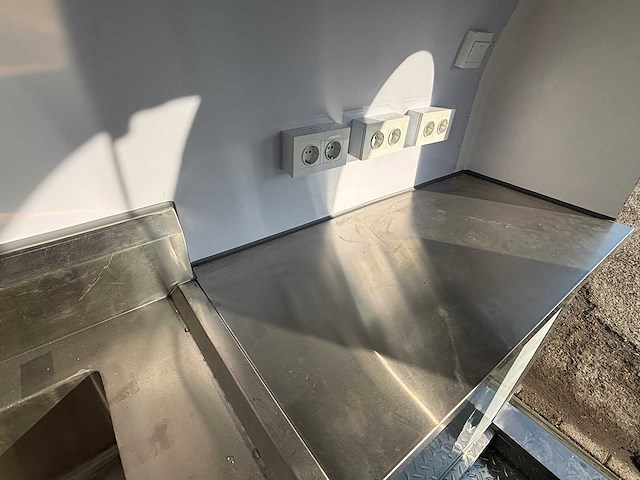 2026 tune - e-j - pst-tn22 - foodtruck - afbeelding 7 van  24